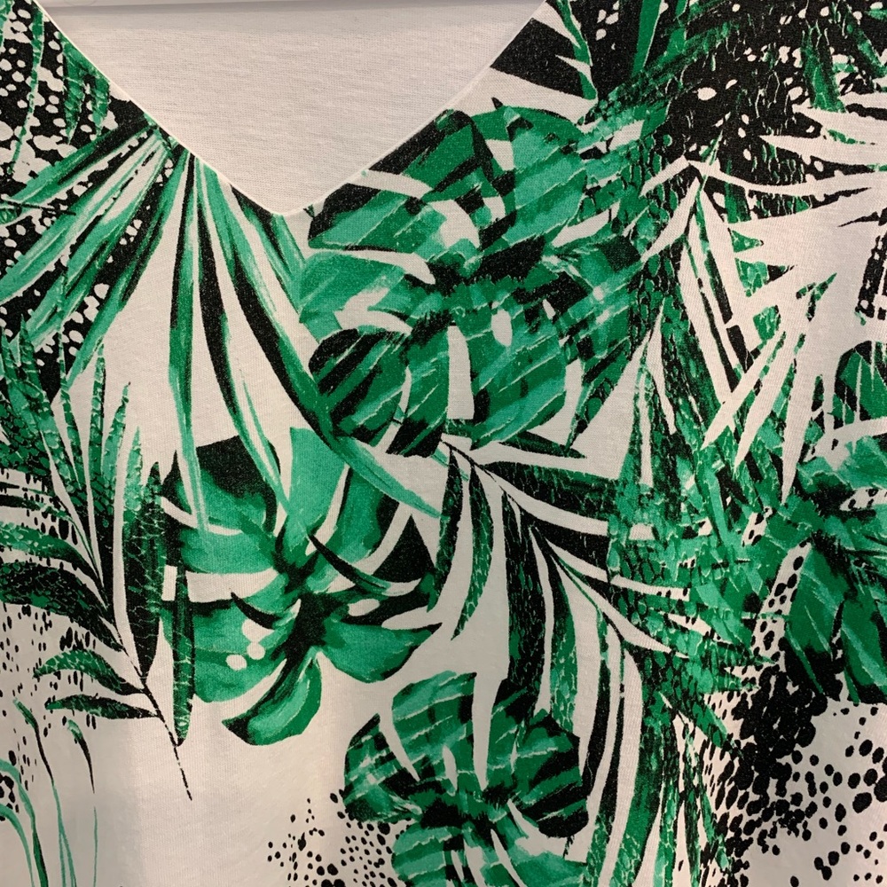 Coral Bay White and Green Tropical Print Blouse with  3/4 Sleeves size  1X - Picture 5 of 9
